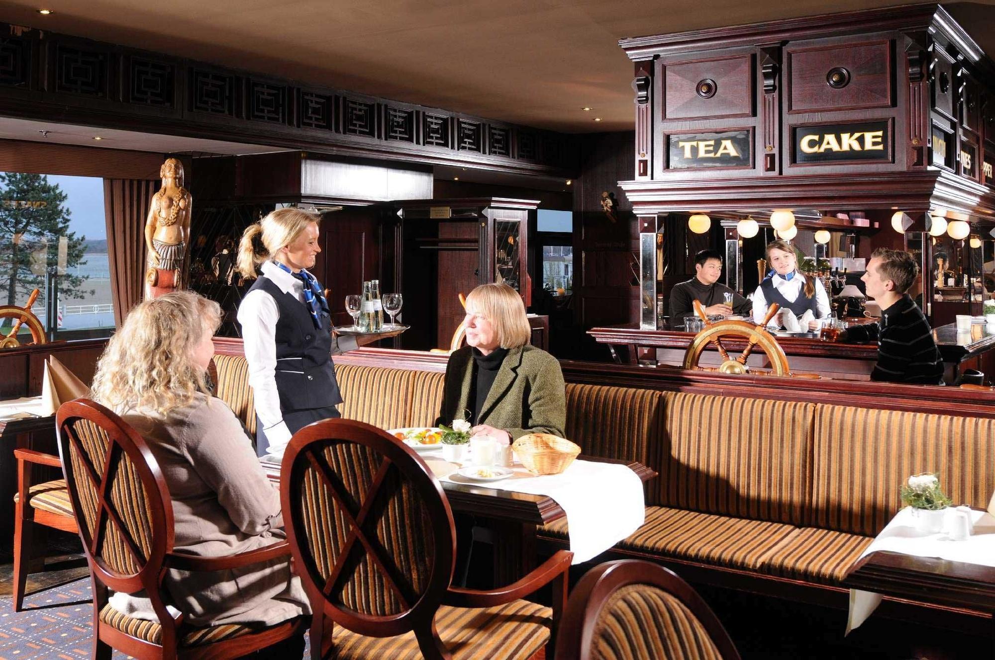 Hotel Maritim Strandhotel Travemuende 4*