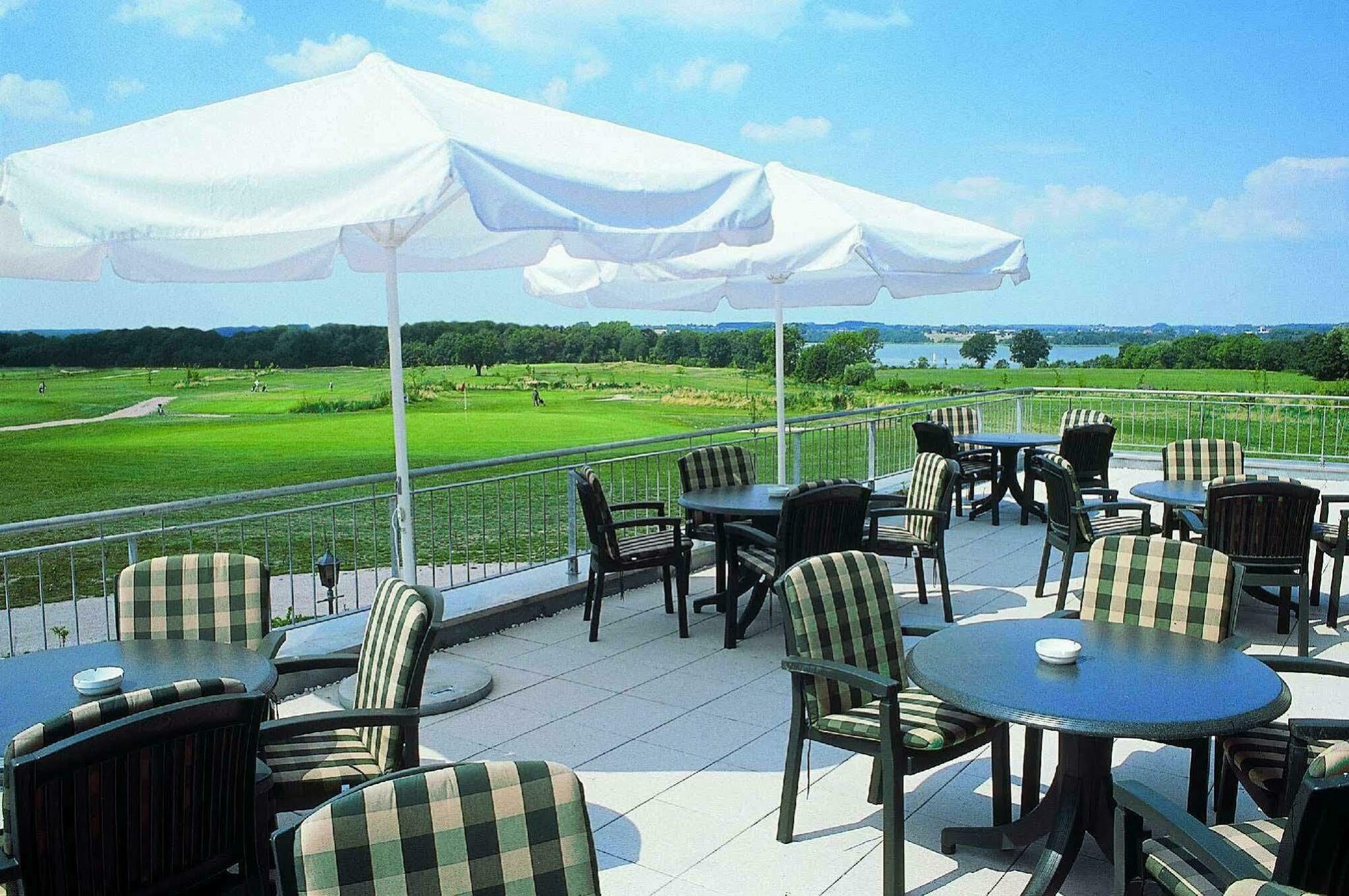 Hotel Maritim Strandhotel Travemuende 4*